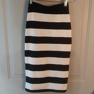 Divided Size S Striped Skirt